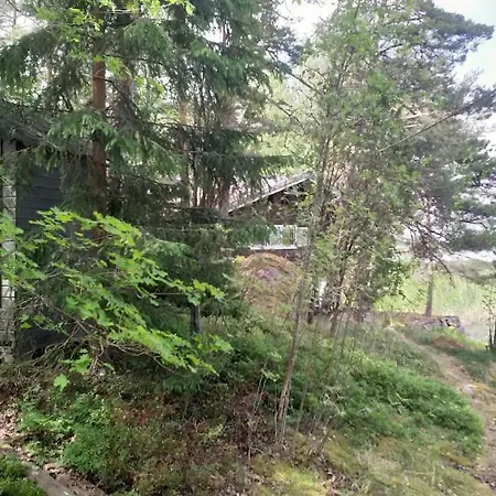 Naantalissa Idyllinen, Pieni Merenrantamoekki בקתה